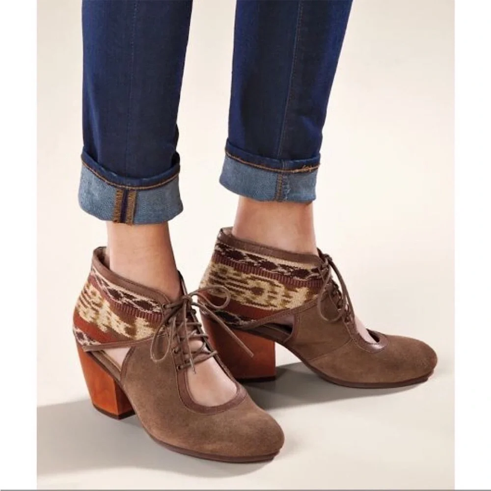 Anthropologie Latigo Soleil Suede Lace Up Bootie